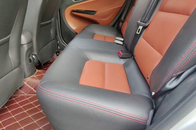 Used Geely Auto Diamond 2016 1.5L Manual Elite Edition Interior 6