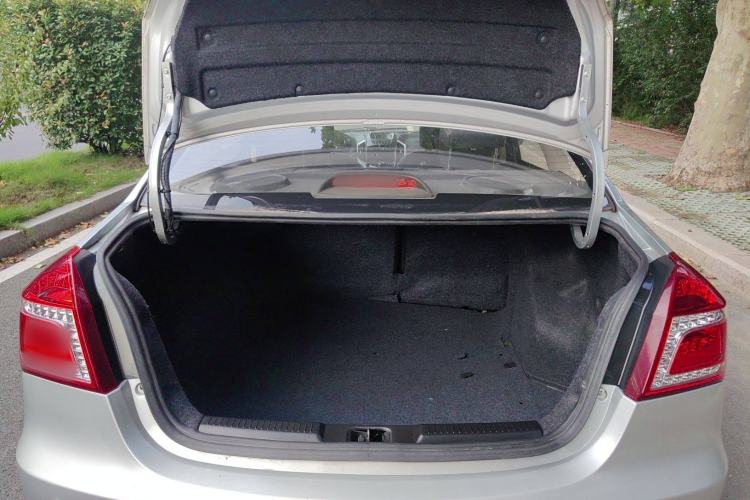 Used Geely Auto Diamond 2016 1.5L Manual Elite Edition Trunk