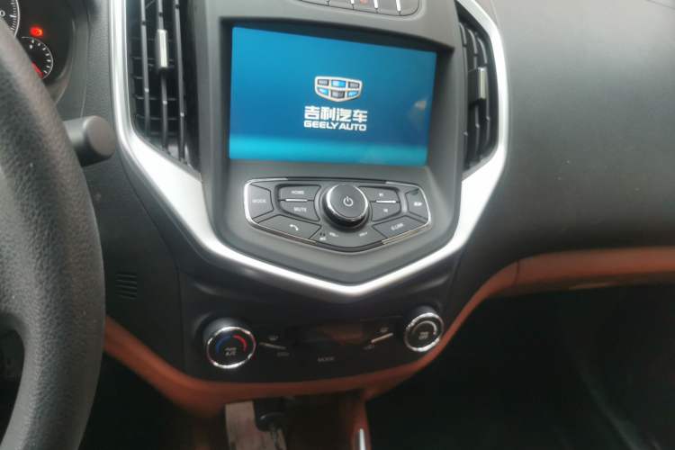 Used Geely Auto Diamond 2016 1.5L Manual Entry-Level Trim Audio And AC Panel