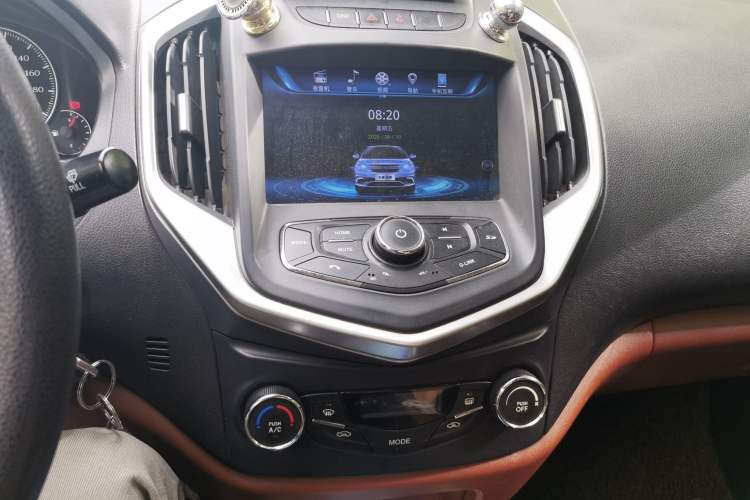 Used Geely Auto Diamond 2016 1.5L Manual Entry-Level Trim Audio And AC Panel