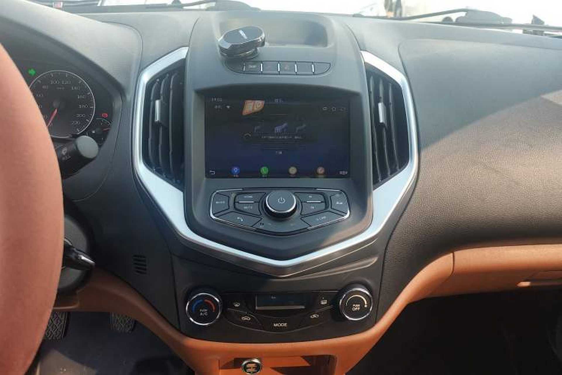 Used Geely Auto Diamond 2016 1.5L Manual Elite Edition Audio And AC Panel