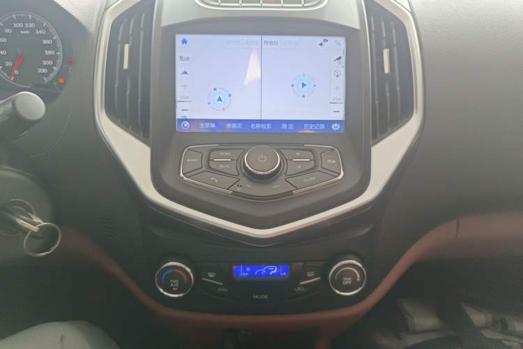 Used Geely Auto Diamond 2016 1.5L Manual Elite Edition Audio And AC Panel