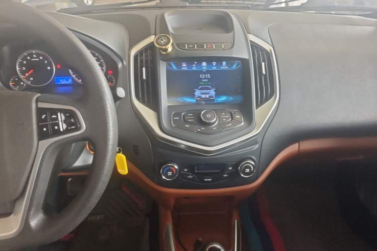 Used Geely Auto Diamond 2016 1.5L Manual Elite Edition Audio And AC Panel