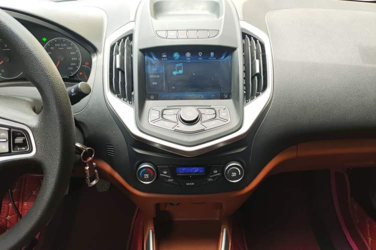 Used Geely Auto Diamond 2016 1.5L Manual Elite Edition Audio And AC Panel