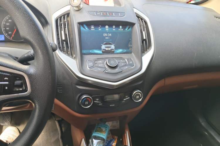 Used Geely Auto Diamond 2016 1.5L Manual Elite Edition Audio And AC Panel