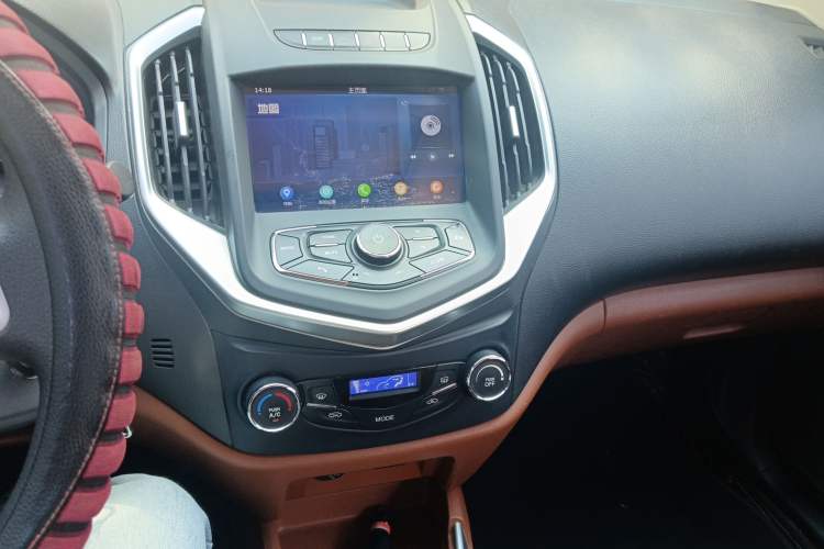 Used Geely Auto Diamond 2016 1.5L Manual Elite Edition Audio And AC Panel