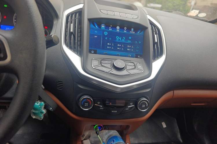 Used Geely Auto Diamond 2016 1.5L Manual Elite Edition Audio And AC Panel
