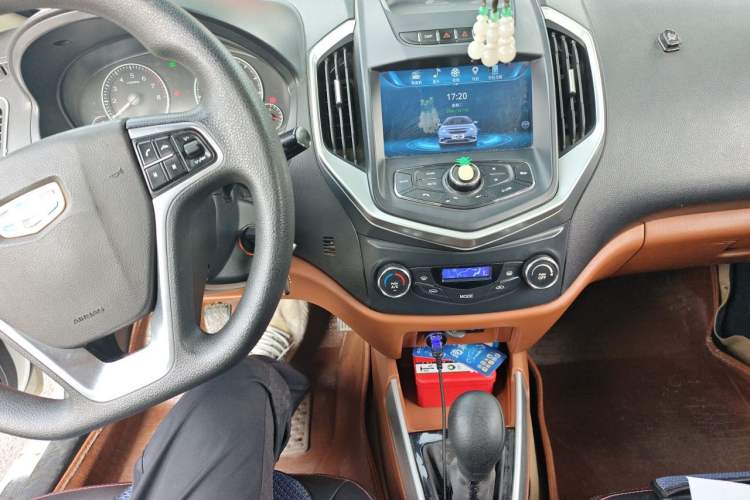 Used Geely Auto Diamond 2016 1.5L Manual Elite Edition Audio And AC Panel