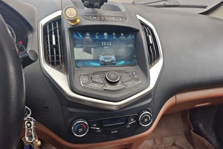 Used Geely Auto Diamond 2016 1.5L Manual Elite Edition Audio And AC Panel