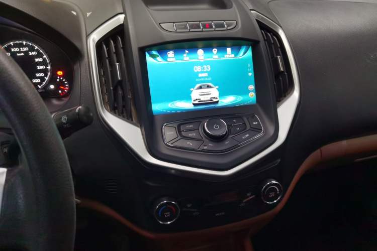 Used Geely Auto Diamond 2016 1.5L Manual Entry-Level Trim Audio And AC Panel