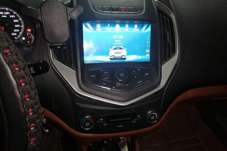 Used Geely Auto Diamond 2016 1.5L Manual Elite Edition Audio And AC Panel