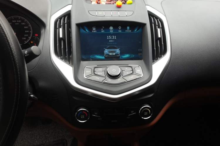 Used Geely Auto Diamond 2016 1.5L Manual Elite Edition Audio And AC Panel