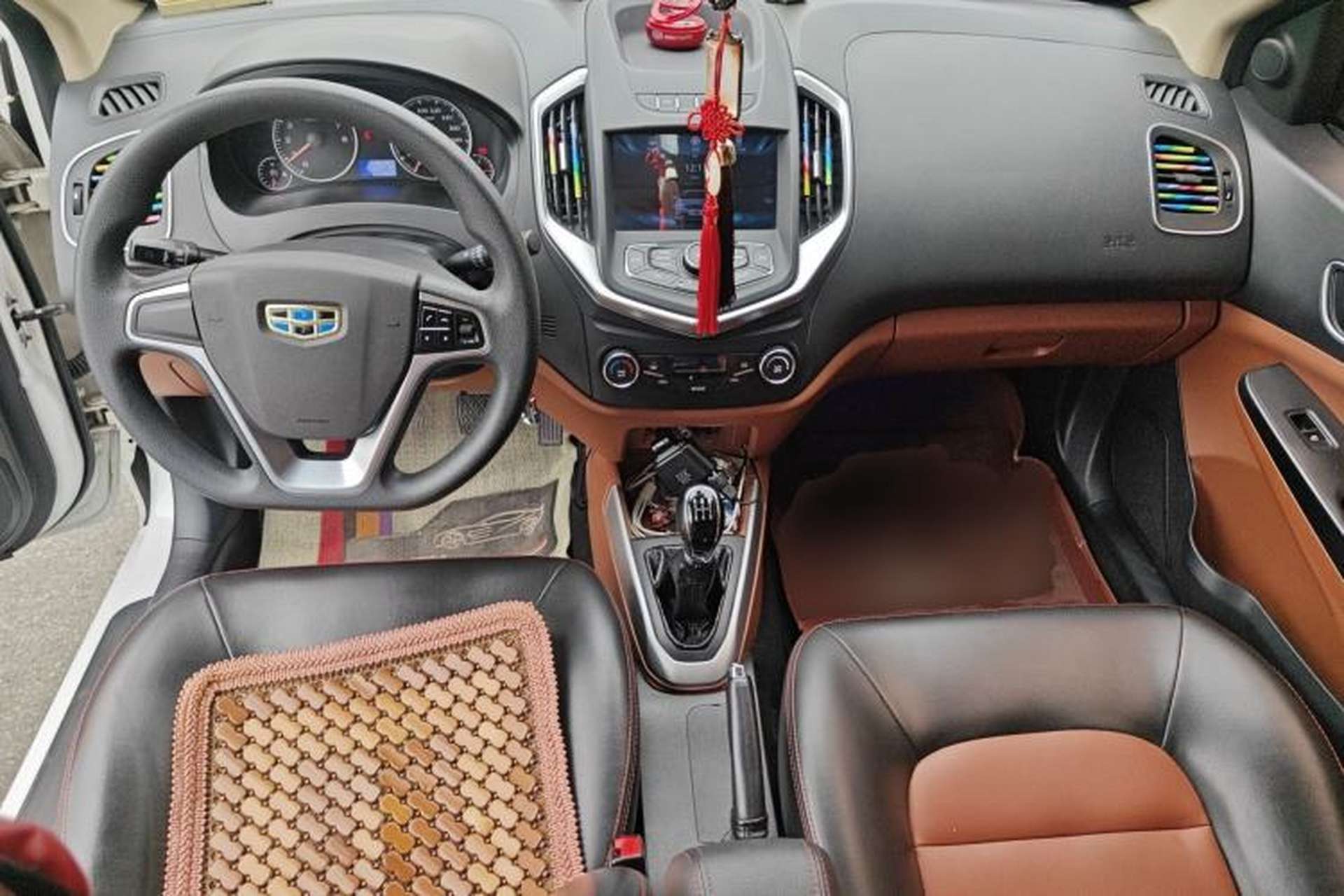 Used Geely Auto Diamond 2016 1.5L Manual Elite Edition Center Console