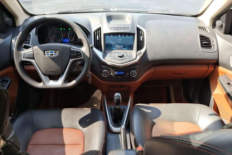 Used Geely Auto Diamond 2016 1.5L Manual Elite Edition Center Console