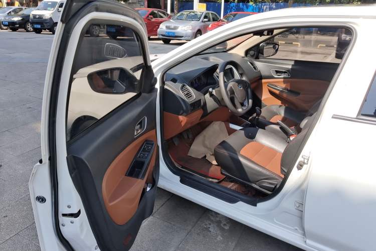 Used Geely Auto Diamond 2016 1.5L Manual Elite Edition Driver Seat