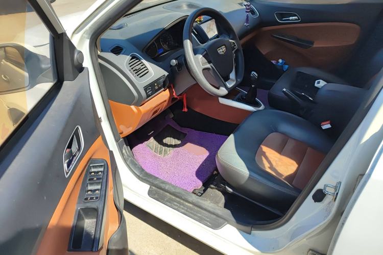 Used Geely Auto Diamond 2016 1.5L Manual Elite Version China IV Standard Driver Seat