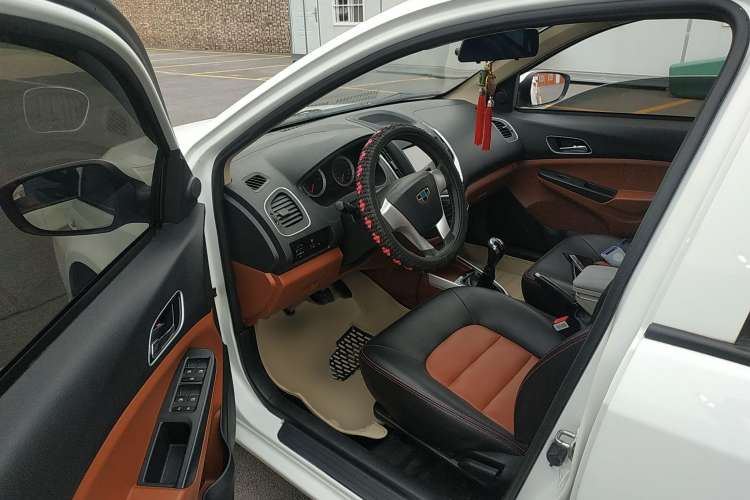 Used Geely Auto Diamond 2016 1.5L Manual Entry-Level Model China IV Standard Driver Seat