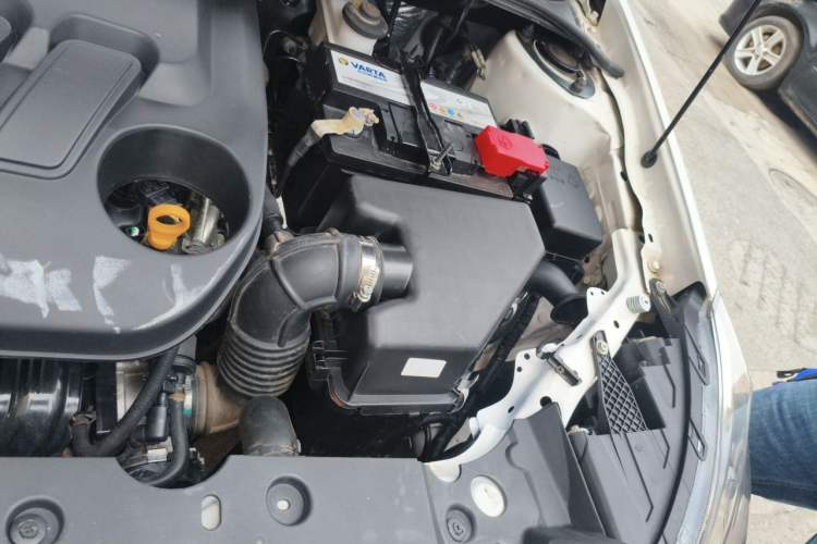Used Geely Auto Diamond 2016 1.5L Manual Elite Edition Engine Bay Left