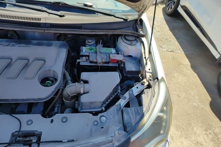 Used Geely Auto Diamond 2016 1.5L Manual Elite Version China IV Standard Engine Bay Left