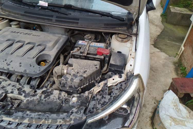 Used Geely Auto Diamond 2016 1.5L Manual Elite Version China IV Standard Engine Bay Left