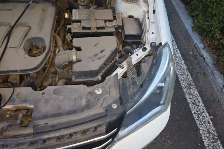 Used Geely Auto Diamond 2016 1.5L Manual Elite Edition Engine Bay Left