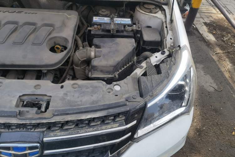 Used Geely Auto Diamond 2016 1.5L Manual Elite Version China IV Standard Engine Bay Left