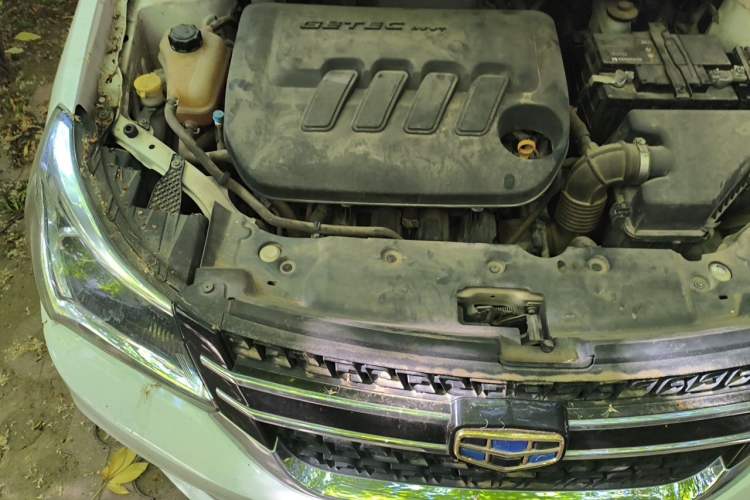 Used Geely Auto Diamond 2016 1.5L Manual Elite Edition Engine Bay Right