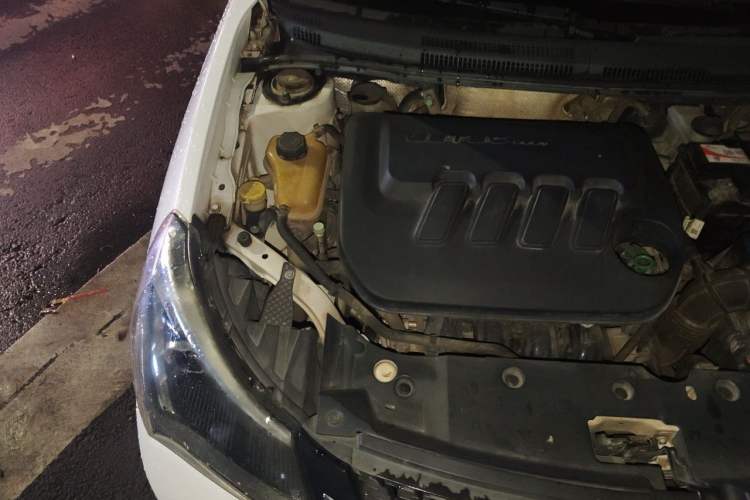Used Geely Auto Diamond 2016 1.5L Manual Elite Edition Engine Bay Right