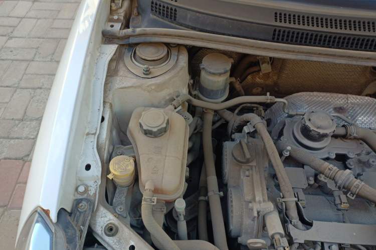 Used Geely Auto Diamond 2016 1.5L Manual Elite Edition Engine Bay Right