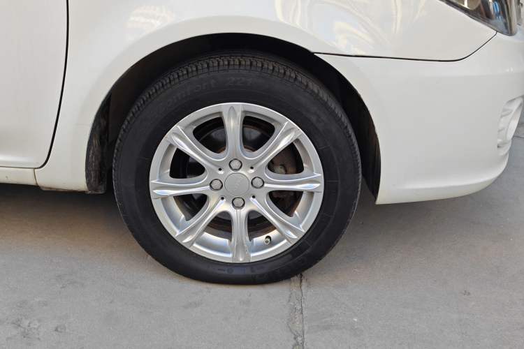 Used Geely Auto Diamond 2016 1.5L Manual Entry-Level Trim Exterior 11
