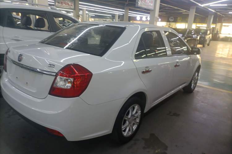 Used Geely Auto Diamond 2016 1.5L Manual Entry-Level Trim Exterior 5