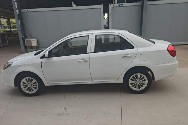 Used Geely Auto Diamond 2016 1.5L Manual Elite Edition Exterior 5