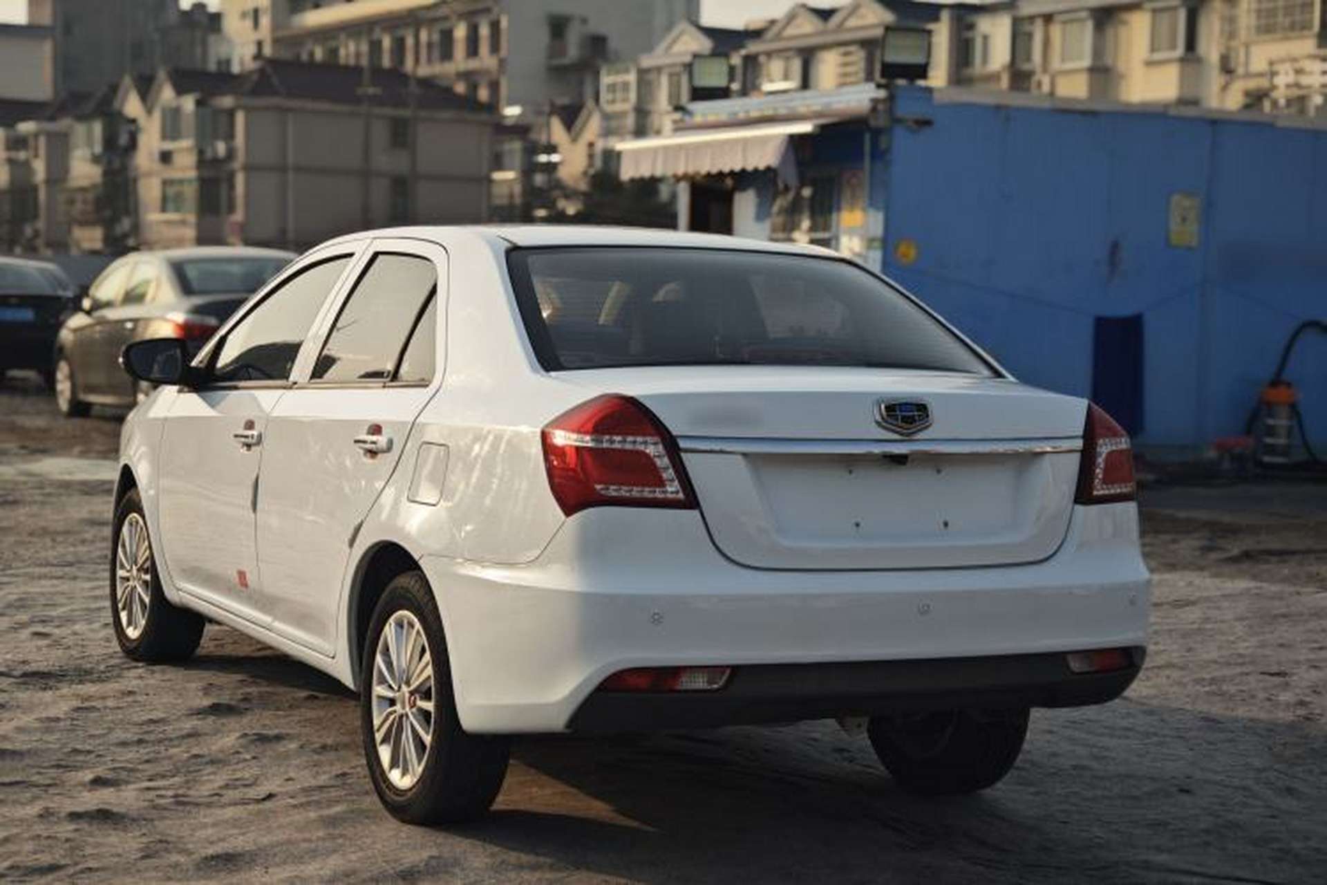 Used Geely Auto Diamond 2016 1.5L Manual Elite Edition Exterior 8