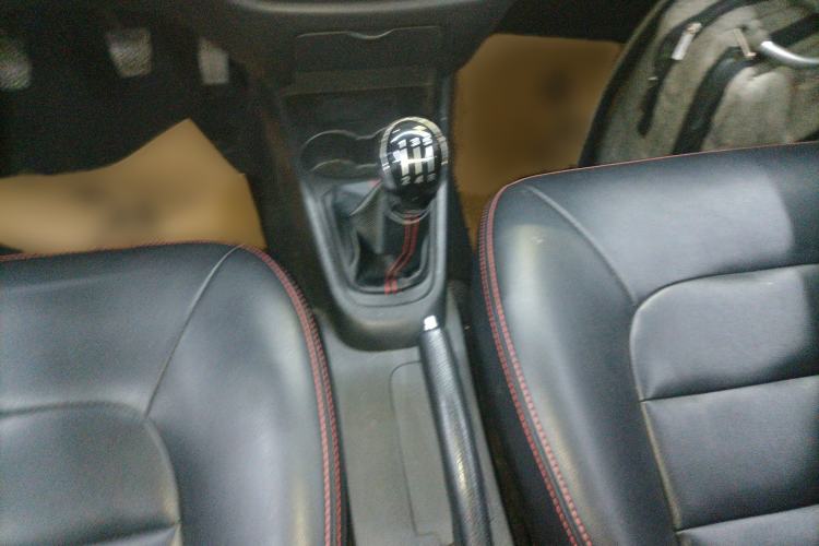 Used Geely Auto Diamond 2016 1.5L Manual Entry-Level Trim Gear Lever