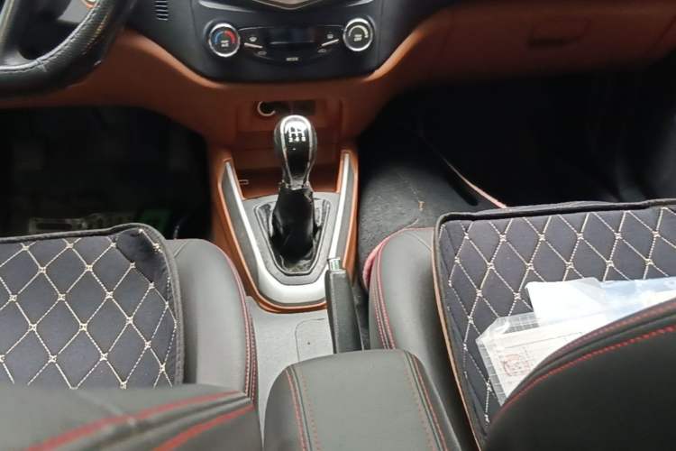 Used Geely Auto Diamond 2016 1.5L Manual Elite Edition Gear Lever
