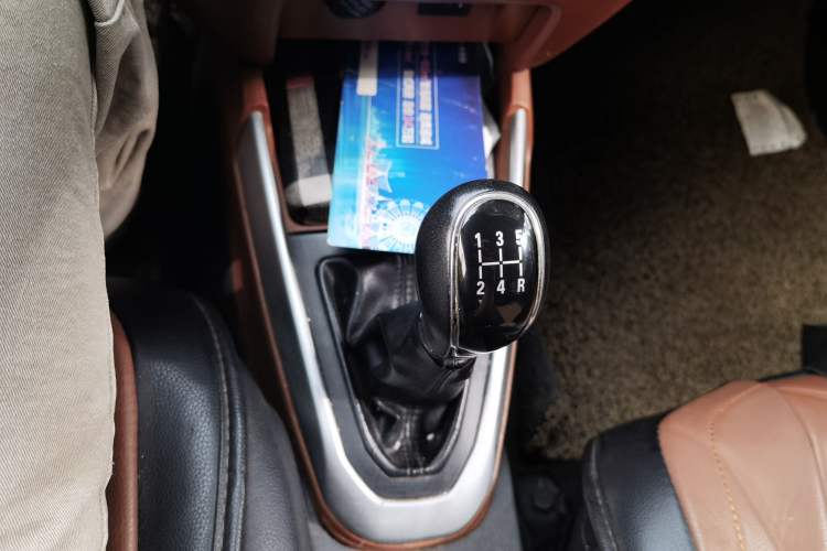 Used Geely Auto Diamond 2016 1.5L Manual Entry-Level Trim Gear Lever