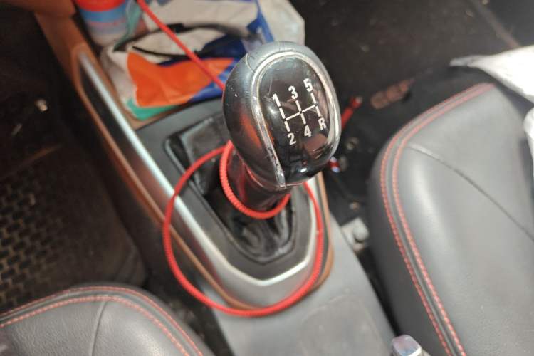 Used Geely Auto Diamond 2016 1.5L Manual Elite Edition Gear Lever