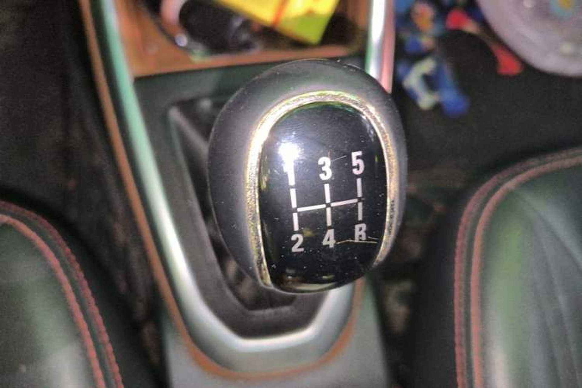 Used Geely Auto Diamond 2016 1.5L Manual Elite Edition Gear Lever
