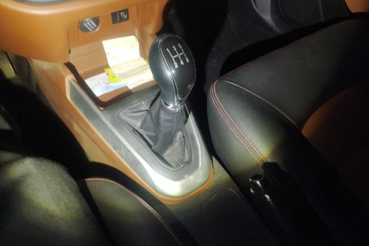 Used Geely Auto Diamond 2016 1.5L Manual Entry-Level Trim Gear Lever
