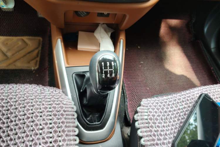 Used Geely Auto Diamond 2016 1.5L Manual Elite Edition Gear Lever