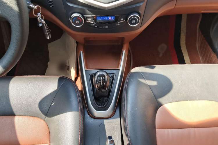 Used Geely Auto Diamond 2016 1.5L Manual Elite Edition Gear Lever