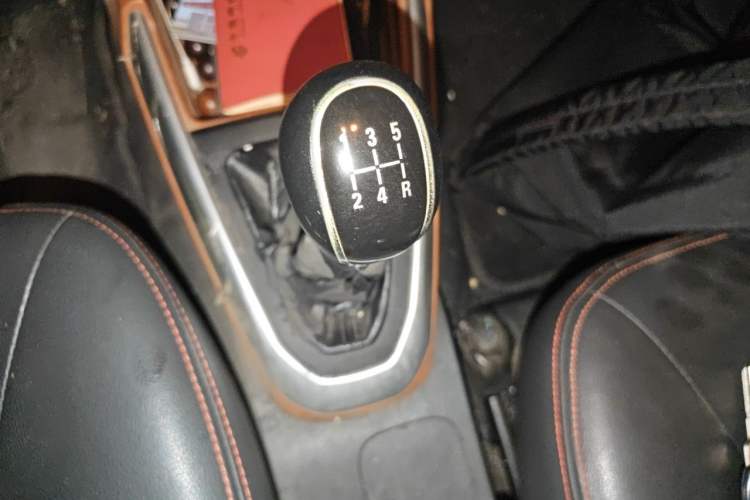 Used Geely Auto Diamond 2016 1.5L Manual Entry-Level Trim Gear Lever