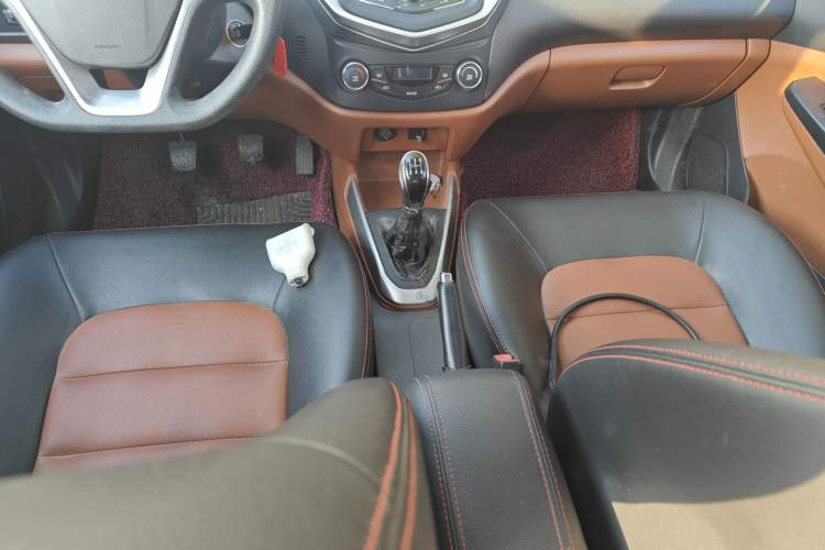 Used Geely Auto Diamond 2016 1.5L Manual Elite Edition Gear Lever