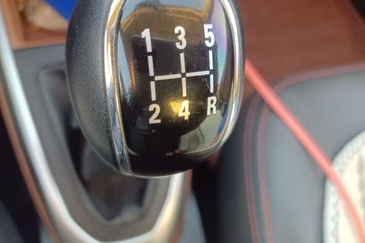 Used Geely Auto Diamond 2016 1.5L Manual Elite Edition Gear Lever