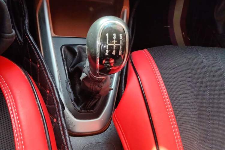 Used Geely Auto Diamond 2016 1.5L Manual Elite Edition Gear Lever