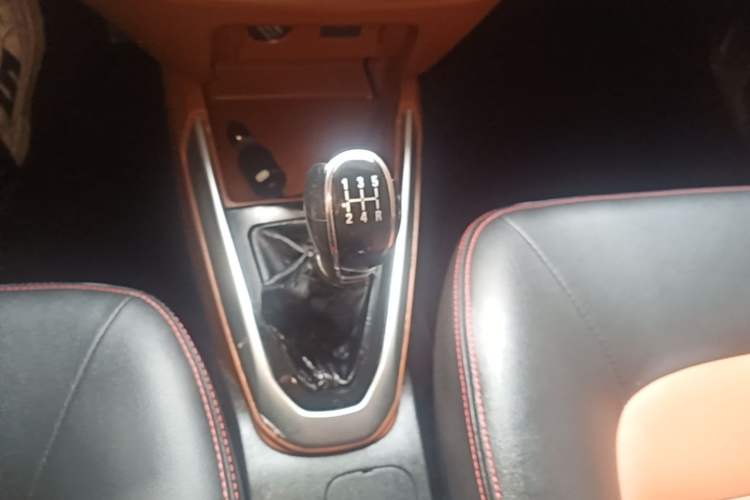 Used Geely Auto Diamond 2016 1.5L Manual Entry-Level Trim Gear Lever