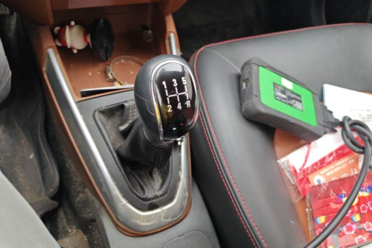 Used Geely Auto Diamond 2016 1.5L Manual Elite Edition Gear Lever