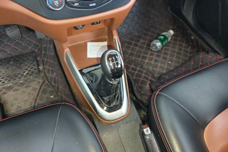 Used Geely Auto Diamond 2016 1.5L Manual Elite Edition Gear Lever