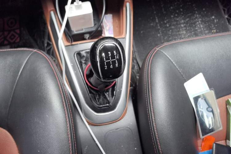 Used Geely Auto Diamond 2016 1.5L Manual Elite Edition Gear Lever