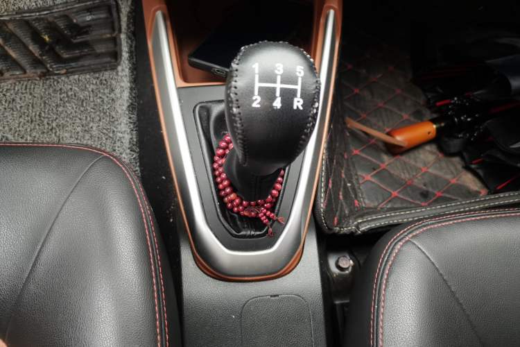 Used Geely Auto Diamond 2016 1.5L Manual Elite Edition Gear Lever